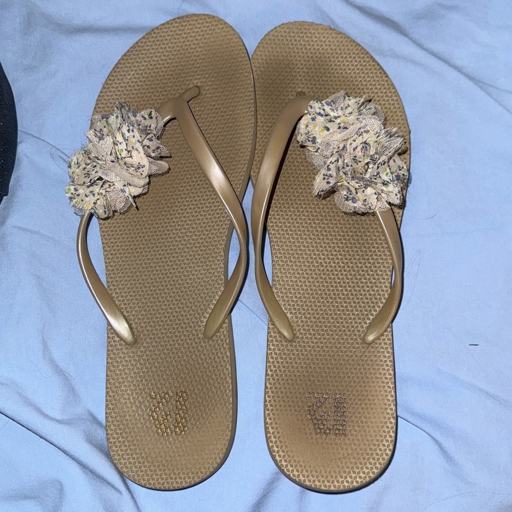 12 flip flops size 10